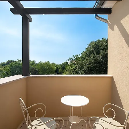 Villa Gracia Patricia Jursici